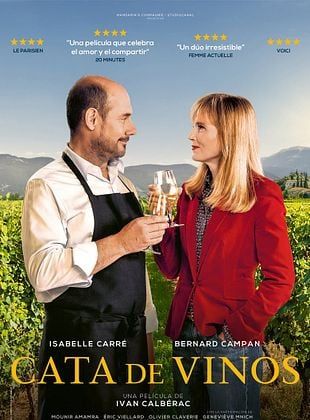 Cartel de la película "cata de vinos", a la izquierda un hombre mediana edad, casi calvo con barba, camisa blanca remangada y delantal negro. A la derecha una mujer rubia mediana edad con chaqueta roja. Brindan con sendas copas de vino y de fondo se ve un viñedo.