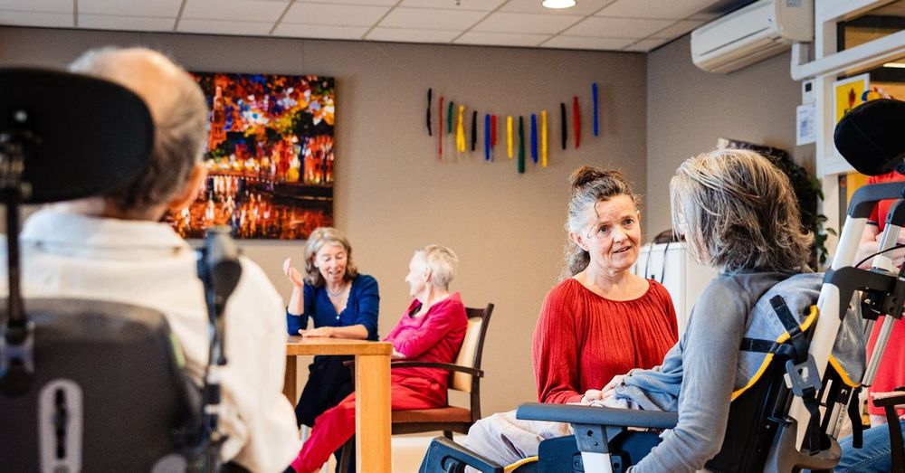 Genetic Choir helpt dementerende ouderen op microniveau – met ritme, melodie en aanraking