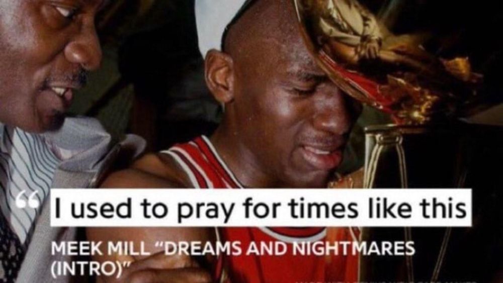 foto do Michael Jordan chorando e a legenda “I used to pray for times like this”