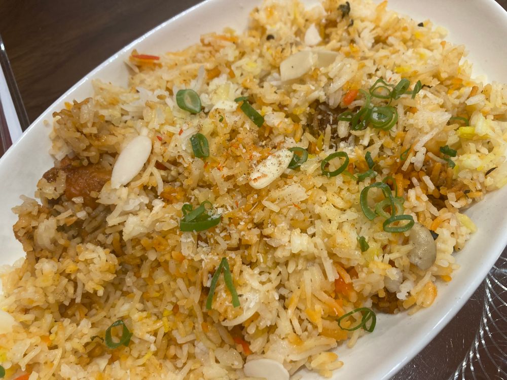 久しぶりにしたけど、人のぬくもりってええなぁって思った…
終わったあとに抱き合ってるとき人肌あったけ〜…ってなってた…
あと、三年前のヤリモクやろうとか、ひとりでするときより断然良くてかなり良かった。
ベッドに頭ぶつけないように配慮してくれたり、最中も何回も大丈夫？って聞いてくれるし…めっちゃ大スキ…😇にはまだ気持ちが至ってないけど、話してて楽しいし素になれるし、優しいしまじめだし…ノリ合うし…
大事にせんといけんな…
付き合うか？の時も、私の不安定な収入(今は実質ニートだし)の部分をちゃんとそこは…って伝えてくれて、将来的なことも見据えて話し合えたのが良かったよ…
ただのヤリモクだったらそんな話せんもんね…とりあえずバイト初めて、制作も本気でやります。納豆くん、よろしゅうお願いします😭😭🧡