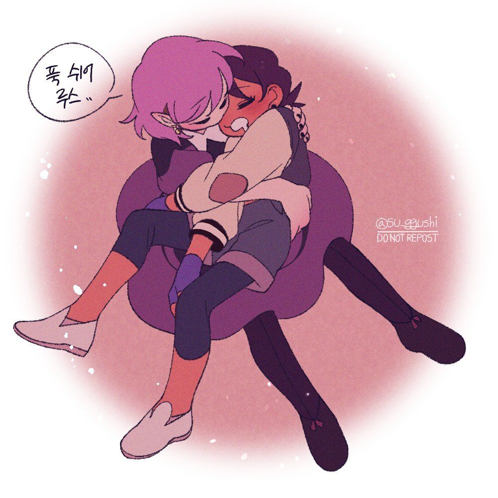 girls kissing :3