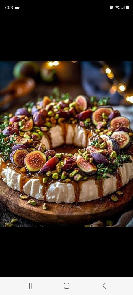 Fig, goat cheese, pistachio and honey wreath.