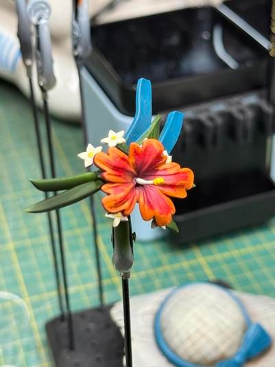 The finished flower bouquet. Now with all the yellow added to the stigma.