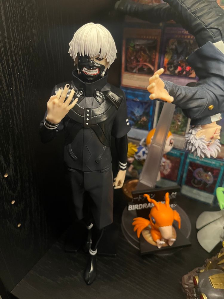Vinyl figure of Ken Kaneki from Tokyo Ghoul 