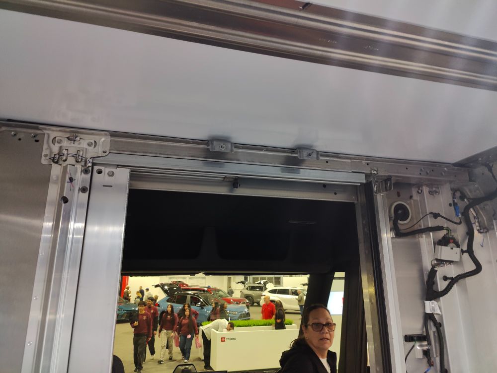 Cab-compartment opening, looking forward