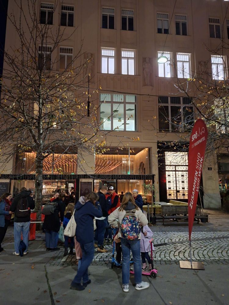 Fotos vom Punsch- und Maronistand der SPÖ Neubau