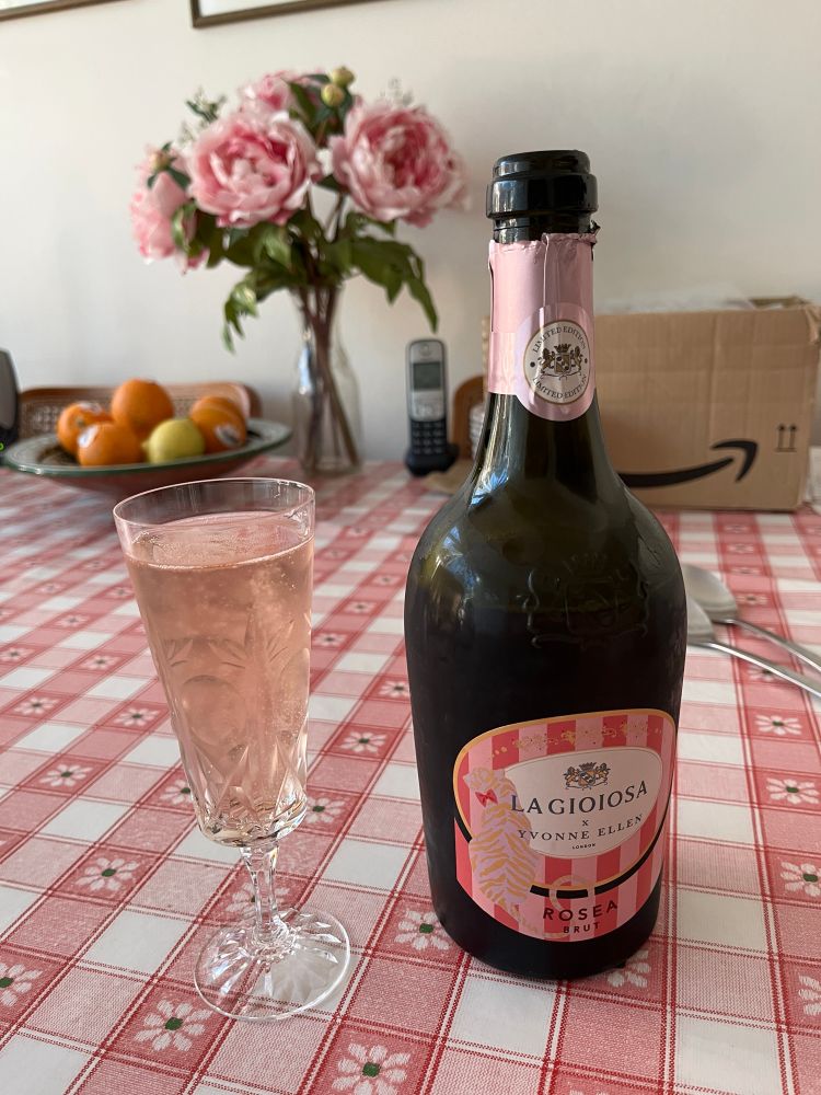 La Gioiosa rosé Prosecco, bottle and glass.