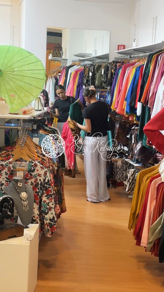 The Beauty of Subtlety. Kebayas remind us that beauty doesn’t have to be loud. Sometimes it’s in the soft lace, gentle flow, or the quiet confidence of wearing something meaningful 🌸✨