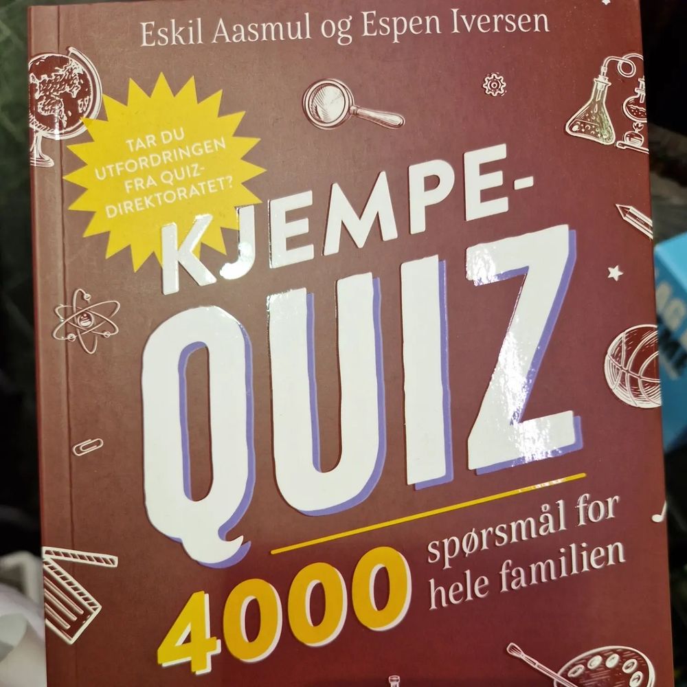 Bilde av bokas forside hvor det står "KJEMPEQUIZ - 4000 spørsmål for hele familien"
