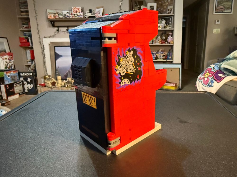 A picture of a Lego arcade machine. 