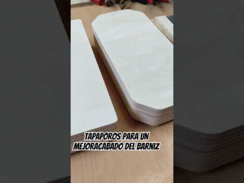 Sella la madera con tapaporos para obtener un mejor acabado del barniz #wood #diy #makerdiy