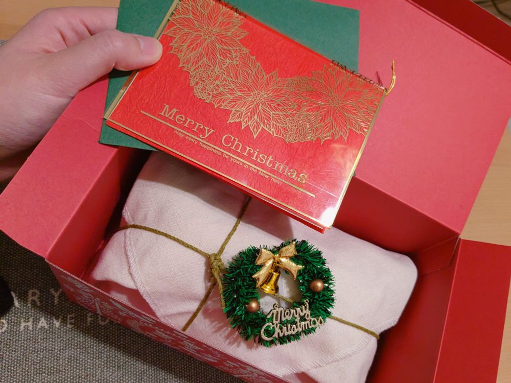 リアル大家さんからホールのシュトレン(※手作り)送られてきたーーー😭
でもなんとなく感じ取ってたーーー！！！(ホール買わなかったのはそのため)