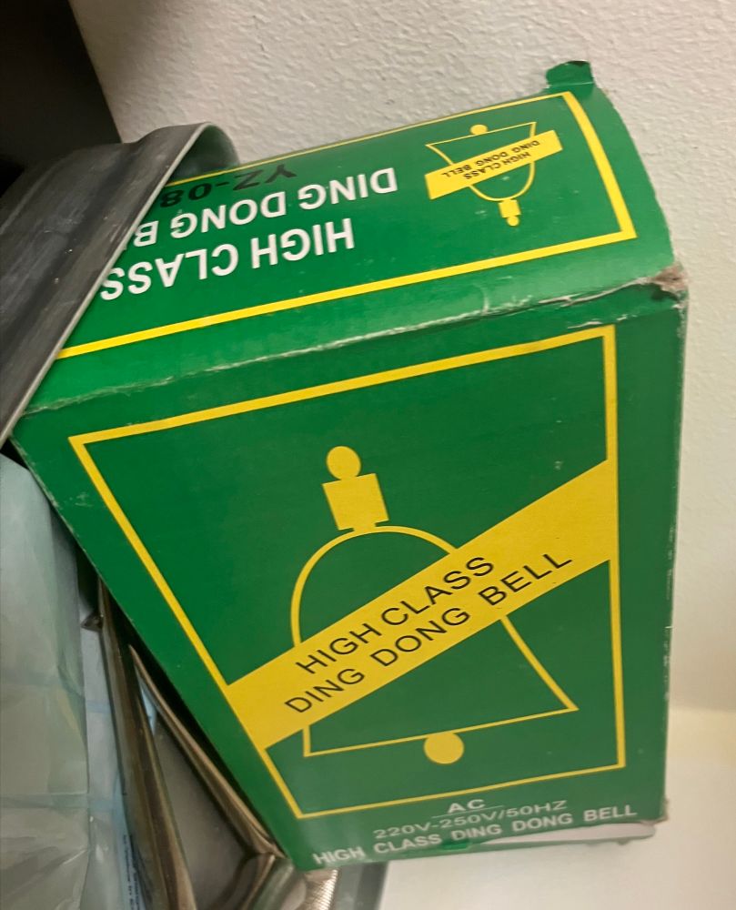 box emblazoned with the words HIGH CLASS DINGDONG BELL