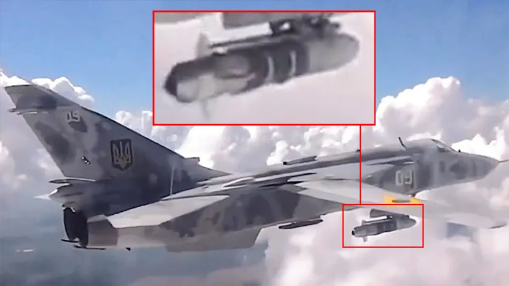 Mystery Munition Appears Under Ukrainian Su-24 Fencer Attack Jet's Wing