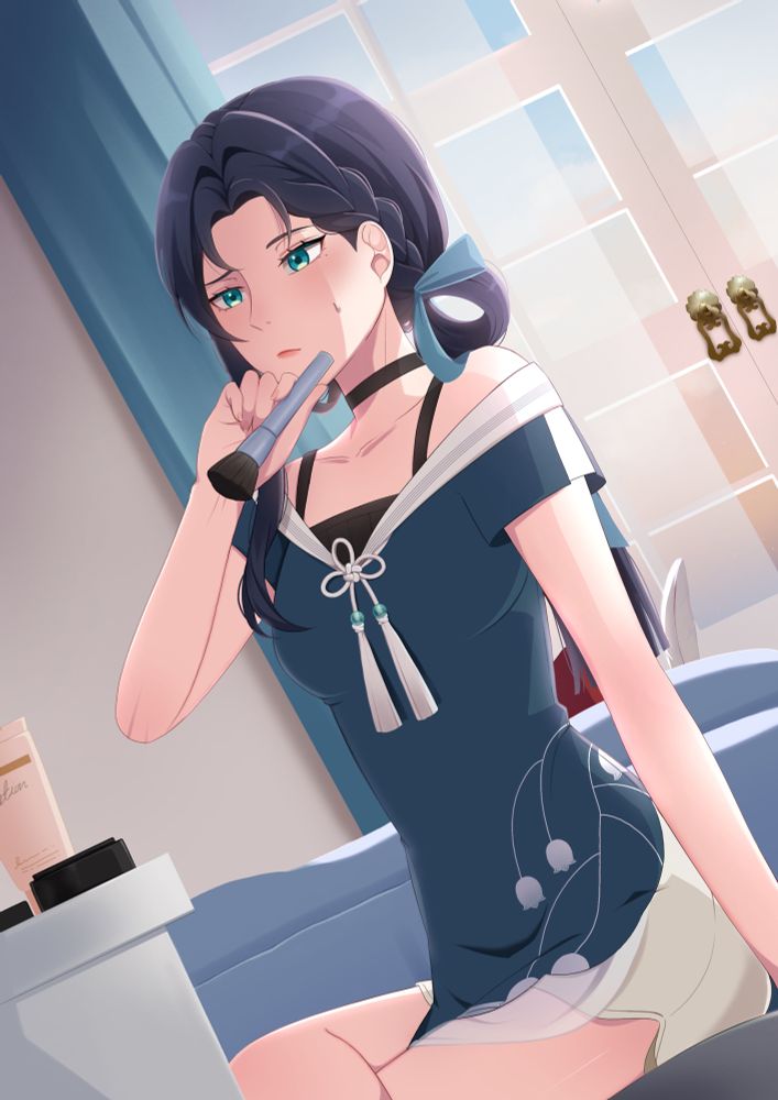 “เติมแป้งตรงนี้อีกนิดหน่อย…”

หญิงสาวลดแปรงเนื้อนุ่มในมือลงพลางขมวดคิ้วมุ่น ริมฝีปากมุ่ยด้วยความลังเลอกลังเลใจ

“อื้ม” 

“ดูแปลกตาไปหน่อยไหมนะ?”

ทั้งทรงผม ทั้งชุด หลายสิ่งหลายอย่างที่ดูผิดแปลกไปจากทุกเมื่อเชื่อวัน ถึงจะคิดก็เถอะว่านาน ๆ ทีใส่แบบนี้ไม่เห็นเสียหายอะไร แต่ถ้าสะดุดตาเกินไปก็ไม่เอาหรอกนะ!

…คงไม่หรอกมั้ง…

คุโรฮะลอบถอนหายใจ ขอให้วันนี้เป็นไปด้วยดีเถอะนะ