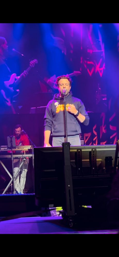 Jason Sudeikis sings “Come Monday” by Jimmy Buffett at Thundergong 2023