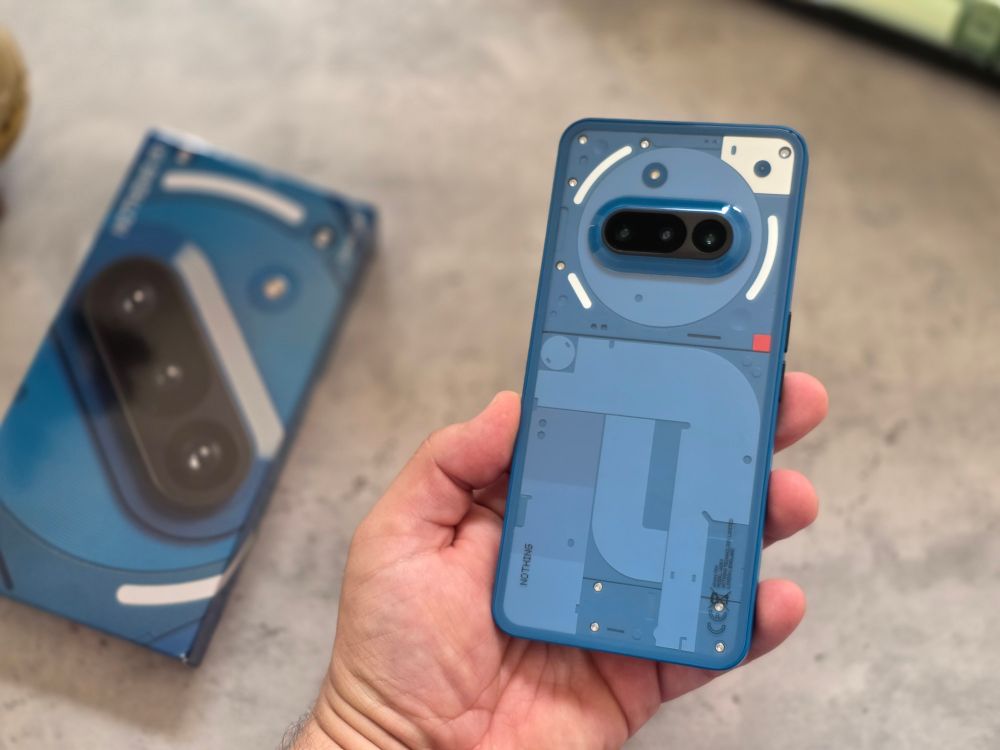 Nothing Phone (3a) in blue!
