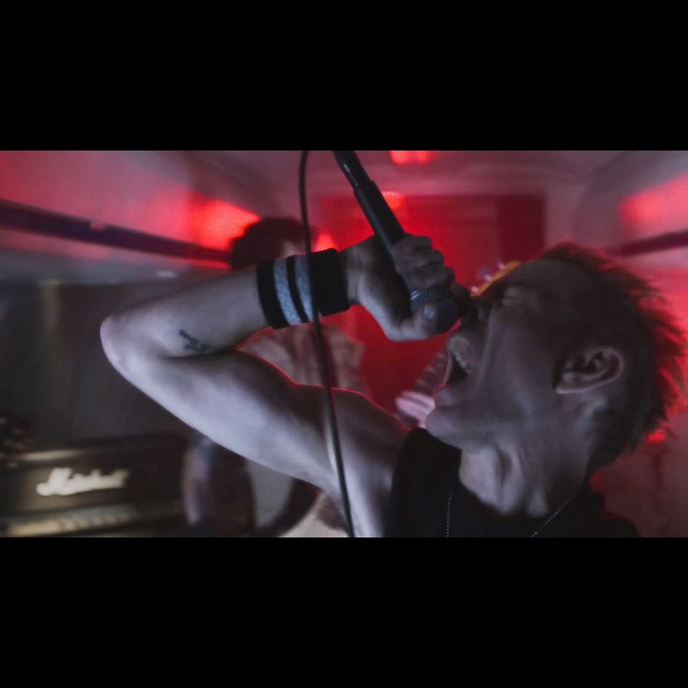 Sum 41 – Rise Up (Official Music Video)