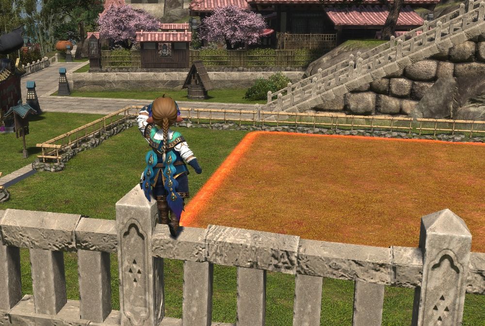 lalafell looking down on an empty small plot in shirogane