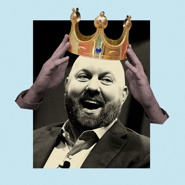 Black and white picture of billionaire Silicon Valley venture capitalist Marc Andreessen who is laughing as disembodied hands put a cartoonish crown on his head. Andreessen describes himself as an “effective accelerationist” and is the author of the Techno-Optimist Manifesto which rejects any efforts to regulate potentially world-altering technologies. He is also a major funder and advocate of the Network State agenda as well as supporting Trump and the MAGA coalition. 