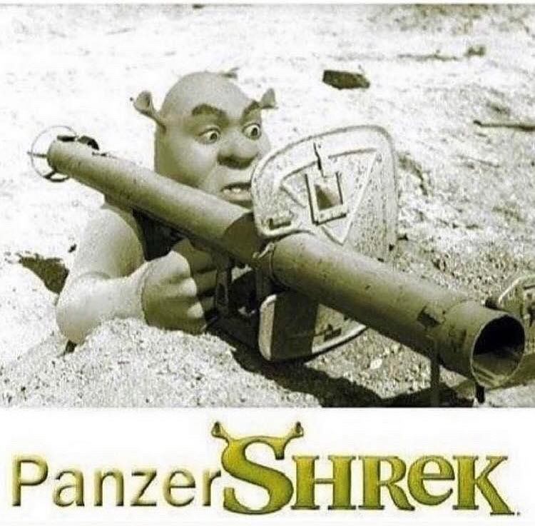Die Filmfigur Shrek mit einer Panzerabwehrwaffe „Panzerschreck“