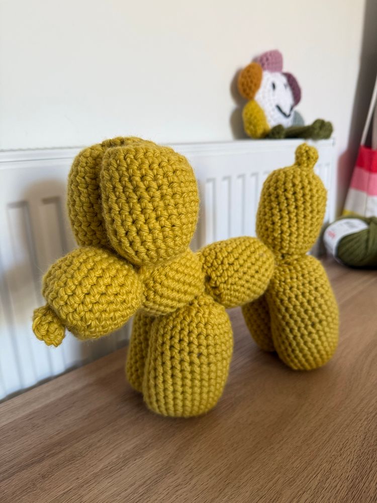 Crochet balloon dog