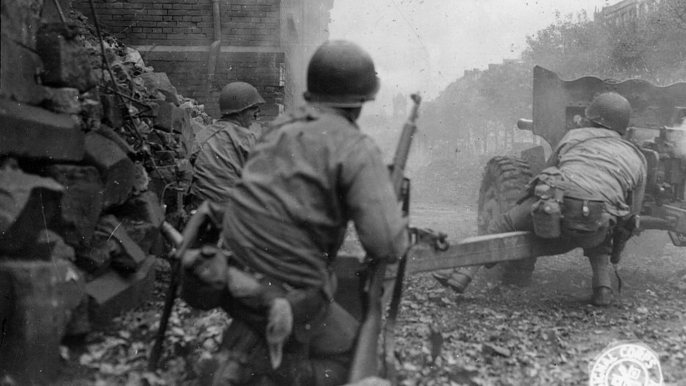 US soldiers attacking German Nazi positions in Europe 