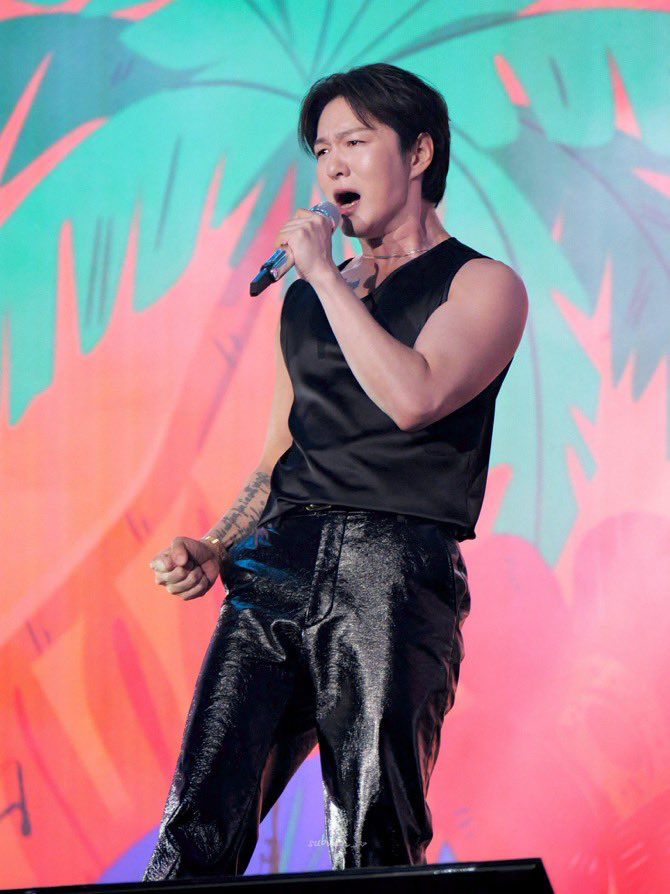Btob lee Changsub performing on stage 