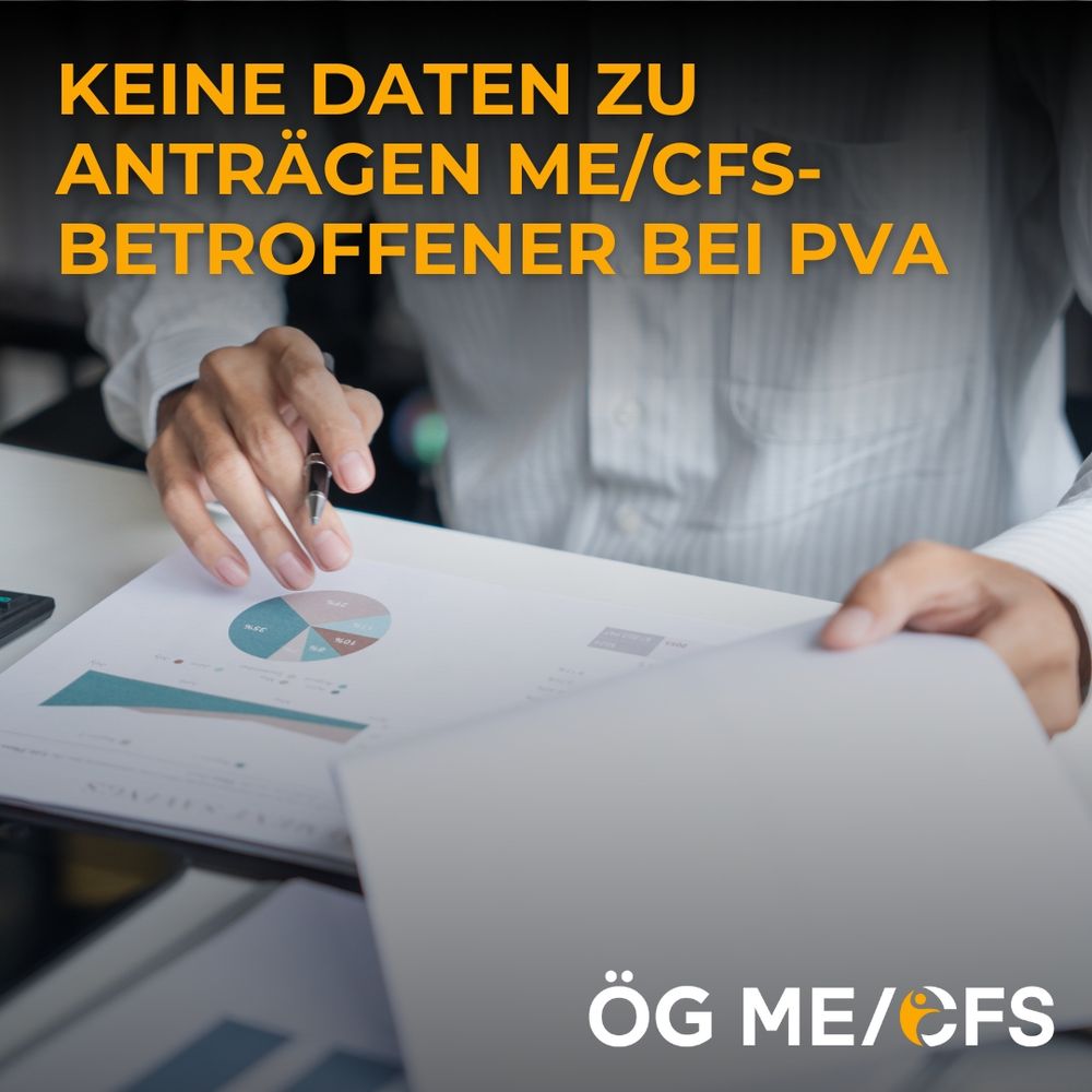 Zu lesen ist “Keine Daten zu Anträgen ME/CFS-Betroffener bei PVA”. Dahinter sieht man eine Person, die auf einem Clipboard statistische Auswertungen ansieht. 
