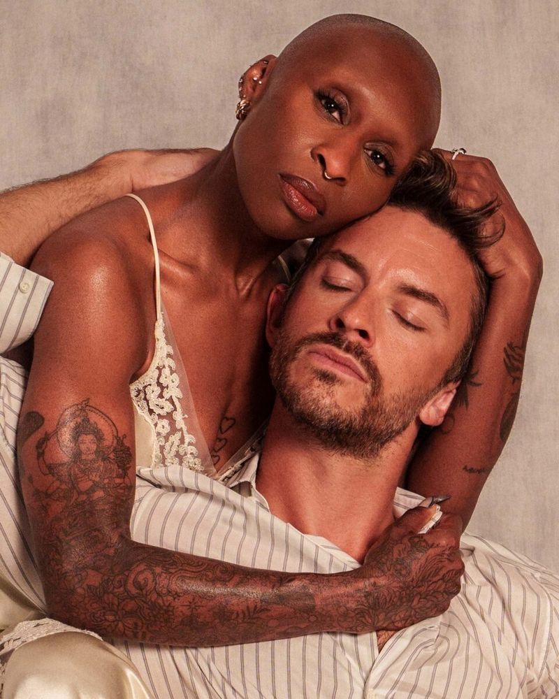 Cynthia Erivo Jonathan Bailey embracing 