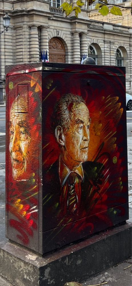 Portrait street art de Robert Badinter par C215