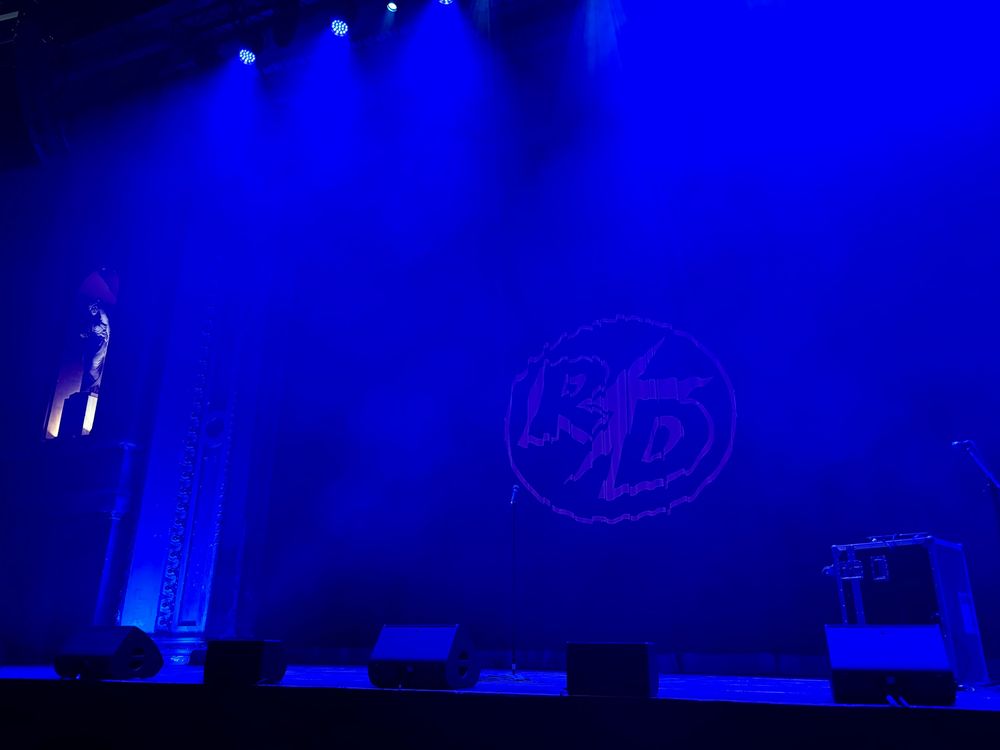 The empty stage before Rhys Darby‘s stand-up show