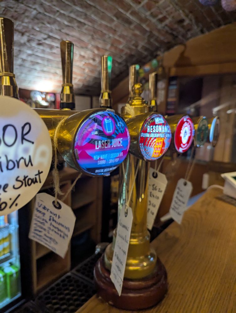 Bild von beleuchten Zapfhähnen 