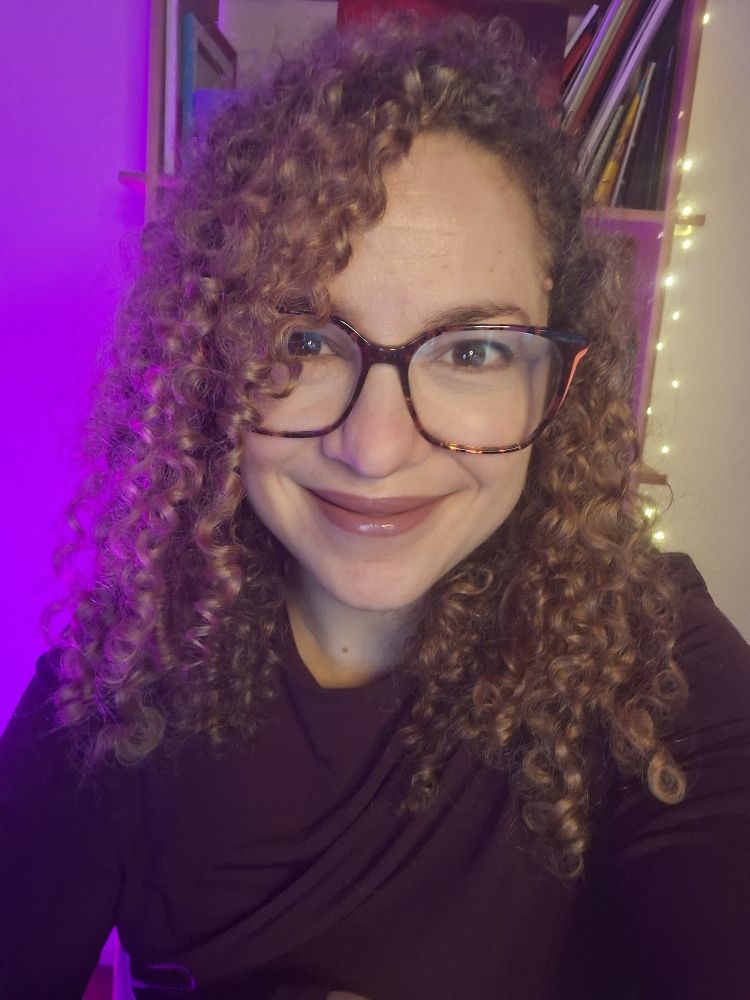 Selfie au bureau 
J'ai un haut prune, rouge à lèvres assorti