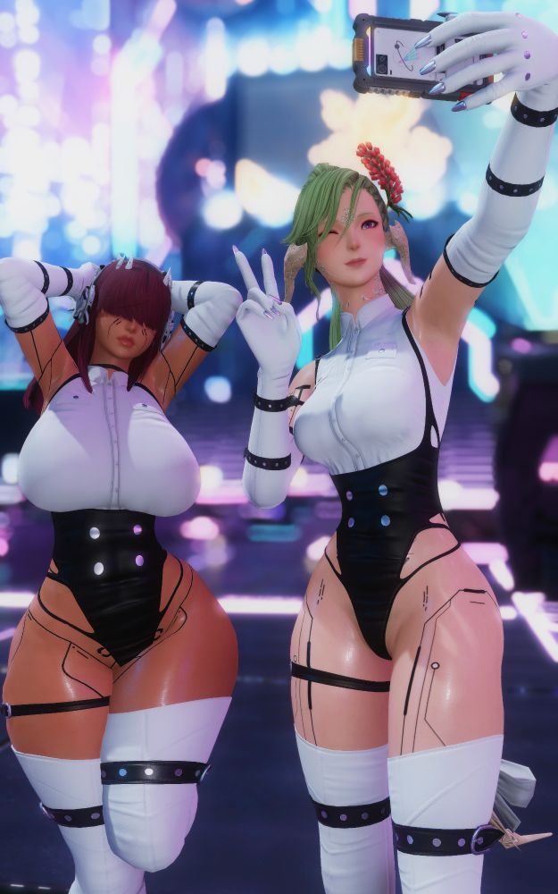 Flora and Leno taking a pic at the scifibash.