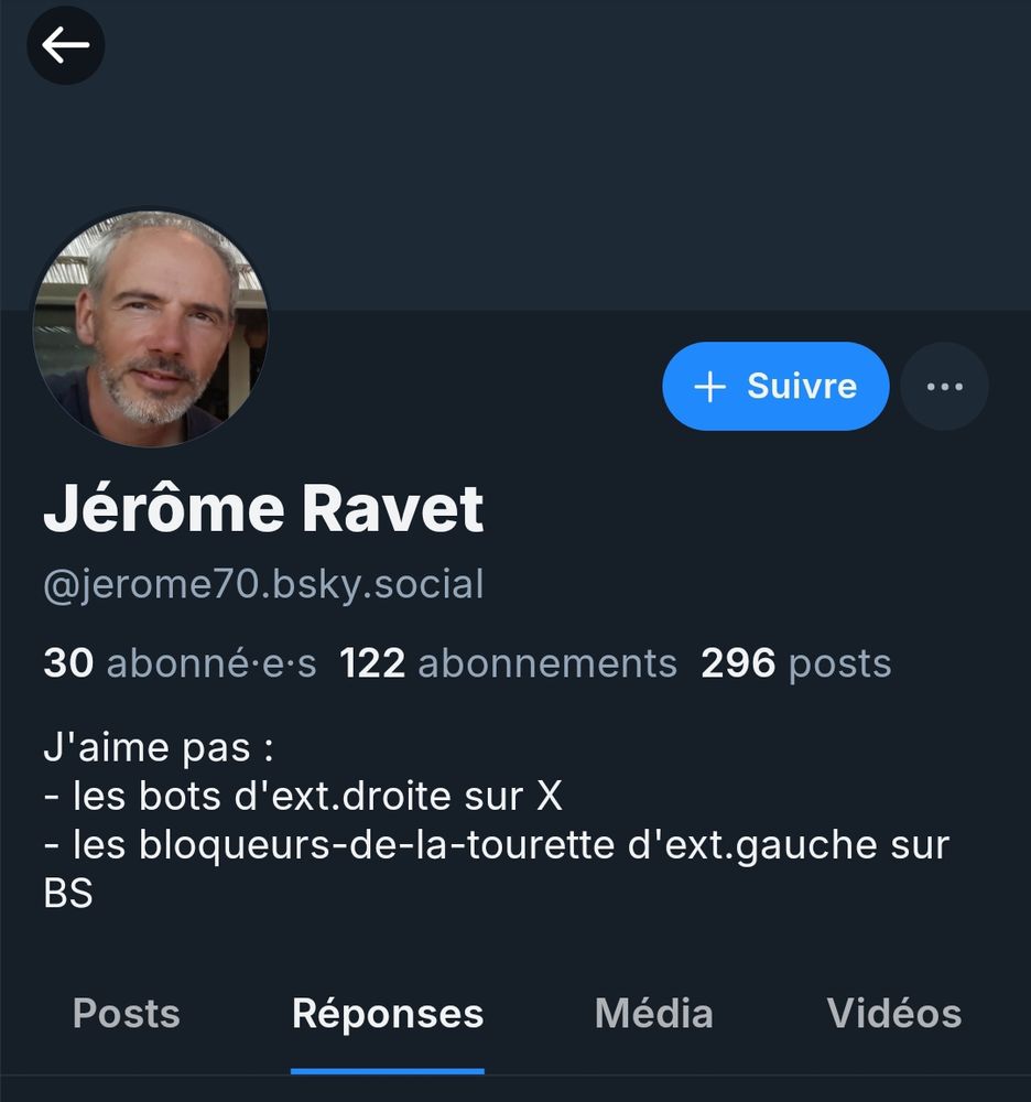 Profil de jerome70.bsky.social où il est écrit dans sa bio: "J'aime pas : 
- les bots d'ext.droite sur X
- les bloqueurs-de-la-tourette d'ext.gauche sur BS