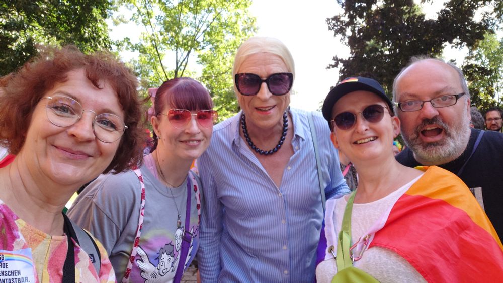 Fröhliche Menschen beim #CSDBautzen 