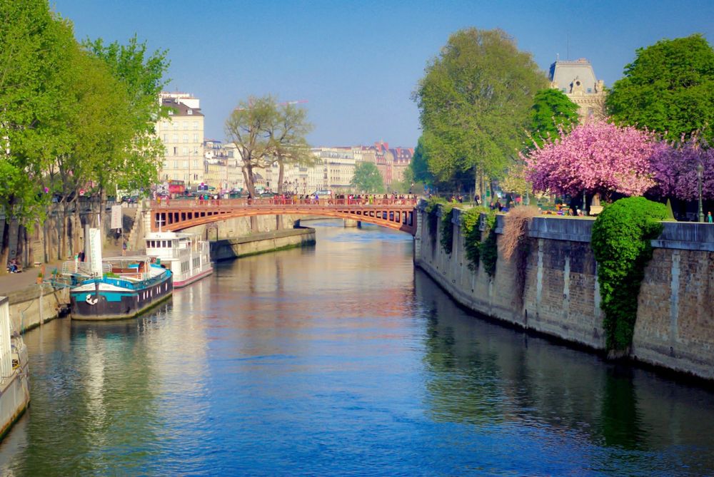 Seine, Ile-de-France.