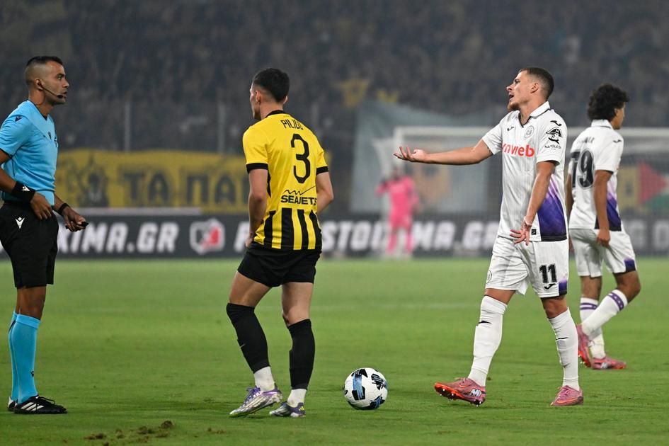 RSC Anderlecht, nog altijd de Belgische recordkampioen, speelt niet langer Europees. Paars-wit verloor donderdagavond roemloos met 2-0 in de Griekse hoofdstad tegen AEK Athene.