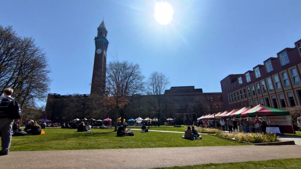 Sunny day in Birmingham… lunch on the grass today, and a storm tomorrow for sure 🤣