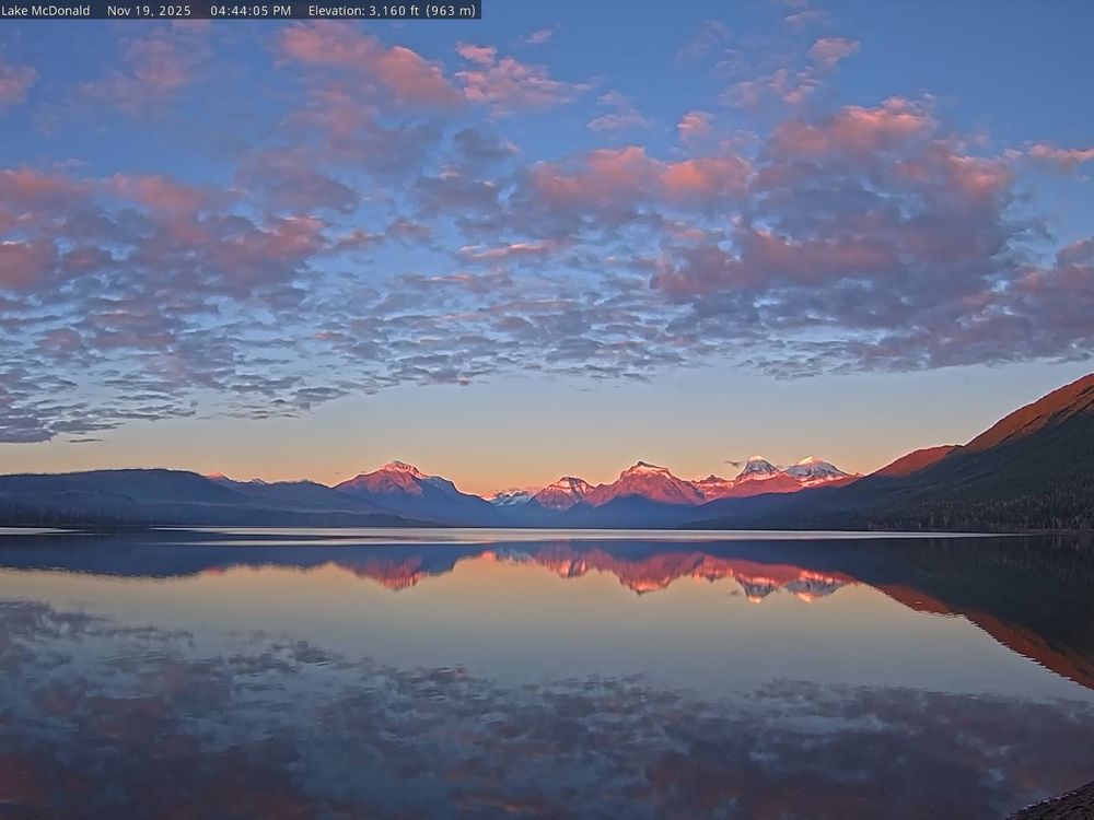 The current view of Lake McDonald at Glacier National Park.

2025-11-19 04:44PM