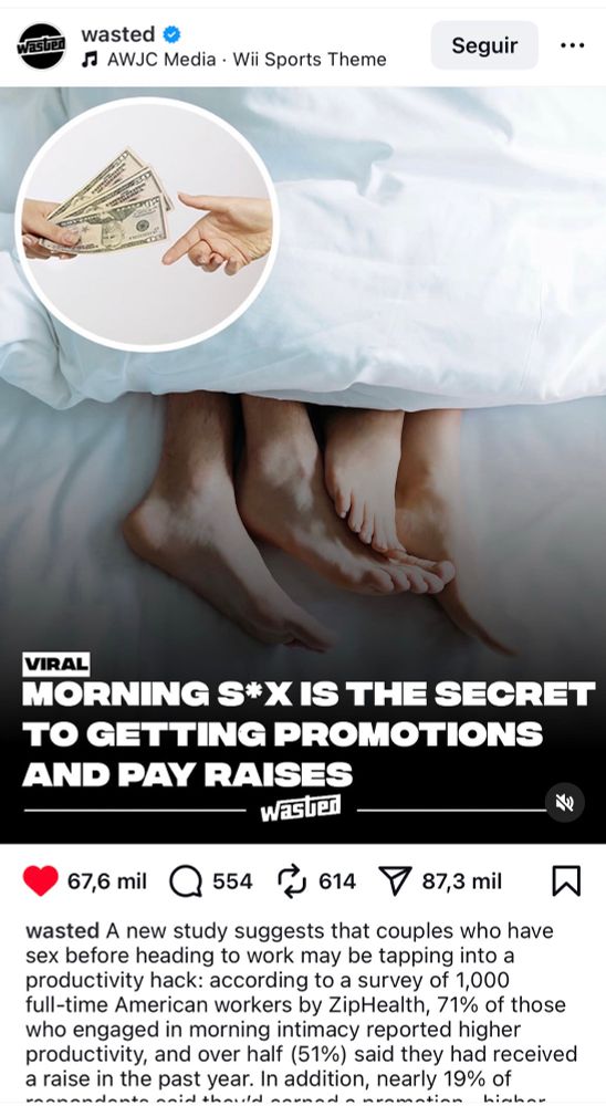 Matéria no instagram que alega que pessoas que fazem sexo de manhã são mais produtivas no trabalho e mais propensas a serem promovidas e receberem aumento. A imagem é de dois pares de pés saindo debaixo de um cobertor 
