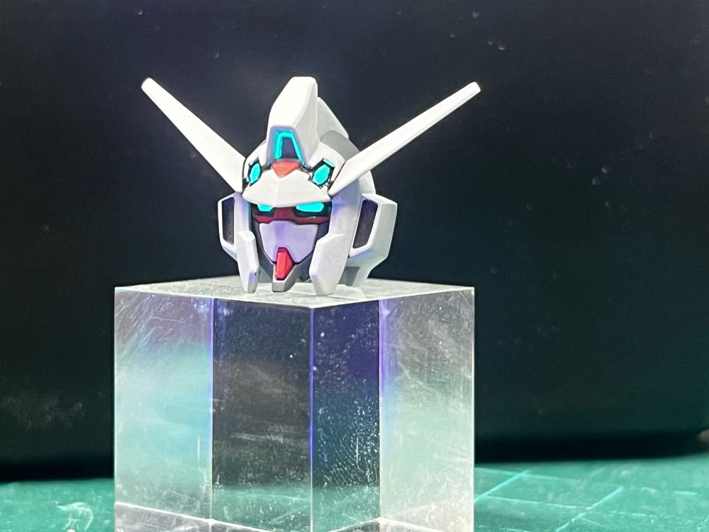 蛍光塗料なのでブラックライトで光ります。