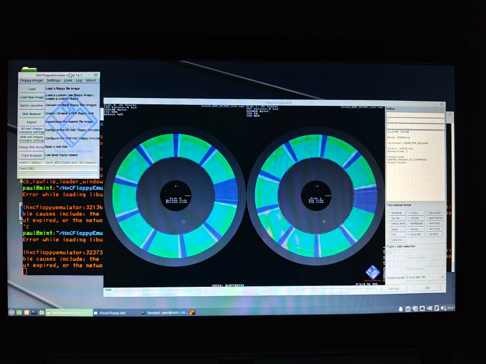 A picture of the HxC Floppy Disk emulator running on Linux. It is showing two greenish circles that represent the track information on the Torch XXX Keydisk. 