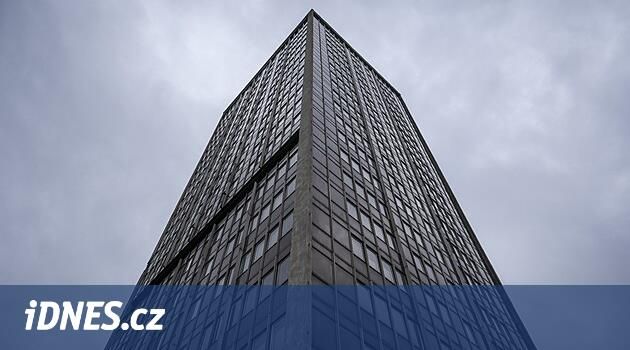 Oprava socialistického mrakodrapu v Ostravě se blíží. Projděte si věžák naposledy