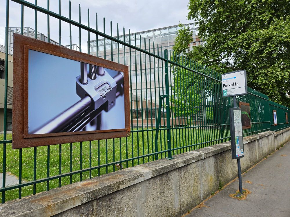 Photo de l'exposition montrant une photo d'Olivier Roca