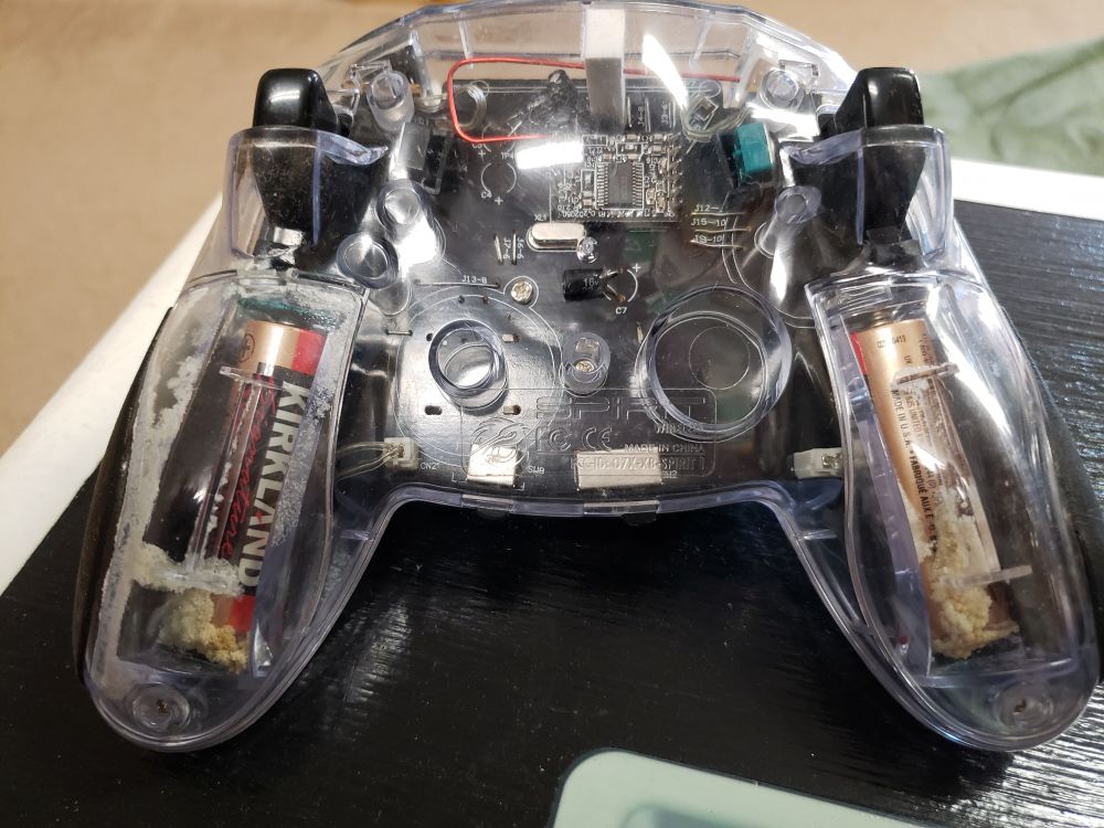 Controller with leaking AA batteries 