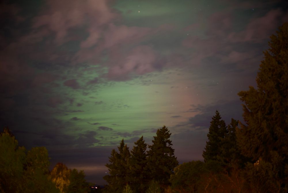 Green and red aurora 