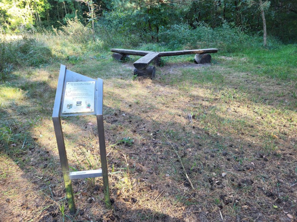 Denkmal für die Deutsche Einheit am Waldjugendweg in Bergfelde und Hohen Neuendorf