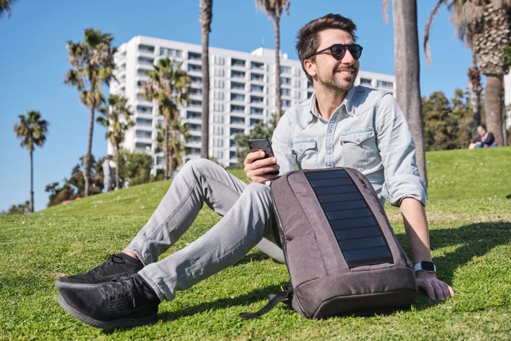 Solar Study Smart Backpack for School by SUNNYBAG - New Gizmo